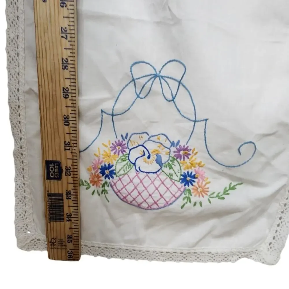 VTG TABLE RUNNER GARDEN BASKET FLORAL EMBROIDERED DRESSER SCARF ESTATE MCM 36